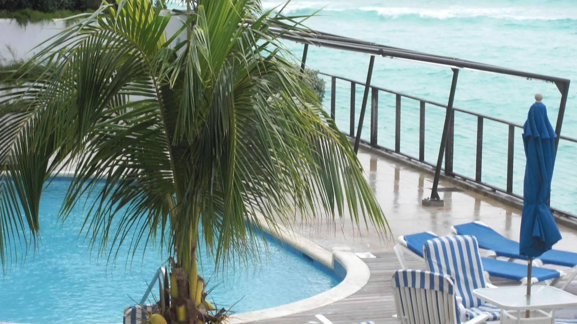 Hotel St Lawrence Beach Condos - Seascape Oistins